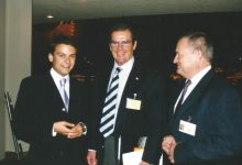 Sozialminister Herbert Haupt, Sir Roger Moore und Gerald Grosz im UN-Hauptquartier in New York
